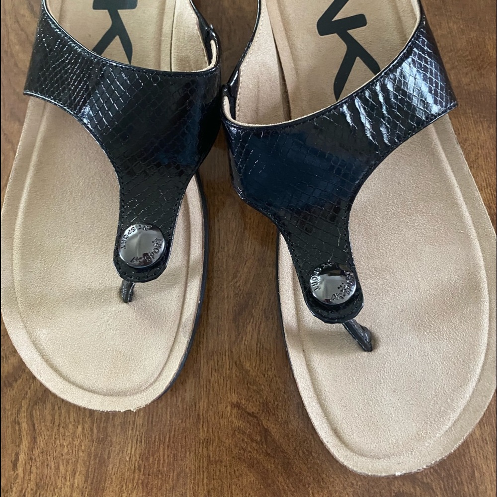 AK Ann Klein Sandals